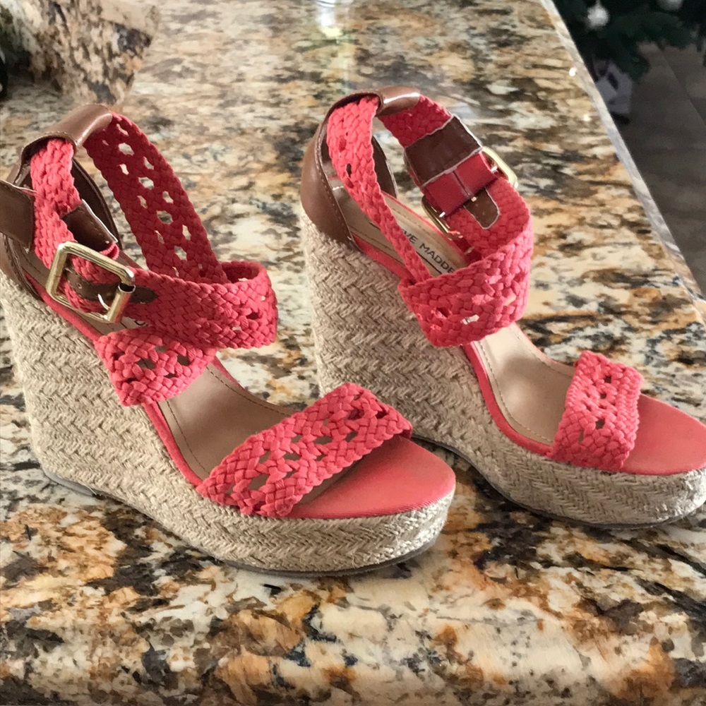 💕Steve Madden Coral Wedges.Size 6.5 🌸💕👡